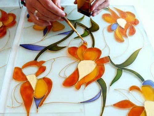 Как называется роспись по стеклу. О достоинствах росписи по стеклу
