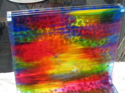 Как сделать цветное оргстекло. Как покрасить оргстекло, чтобы оно не потеряло прозрачность?