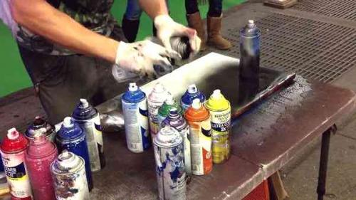 Как красить из баллончика в квартире. Какие поверхности можно красить аэрозольной краской