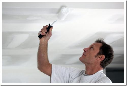 Как красить акриловой краской без разводов. Как покрасить потолок без разводов акриловой краской?