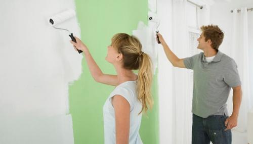 Проступают пятна при покраске. Краска ложится пятнами. Причины и способы устранения