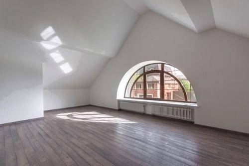 Шкурить потолок после покраски. Самый легкий способ исправить неровности на потолке после окрашивания