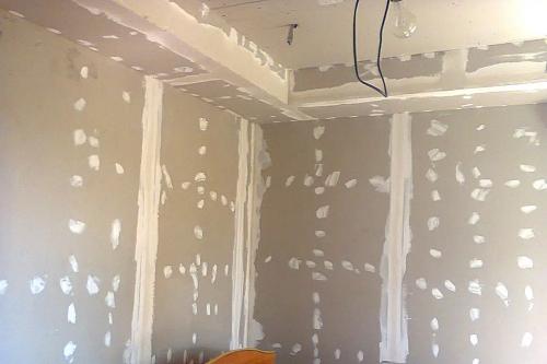 Надо ли шпаклевать гипсокартон перед покраской. Подготовительный этап 04 Надо ли шпаклевать гипсокартон перед покраской. Подготовительный этап 04