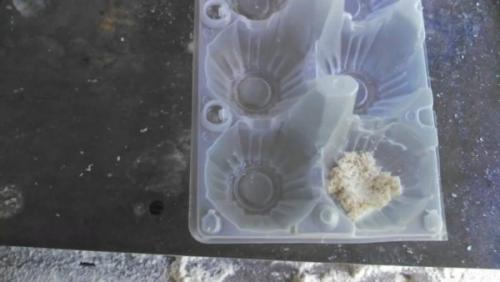 Чем выровнять деревянную поверхность перед покраской. Как быстро приготовить дешевую шпаклевку