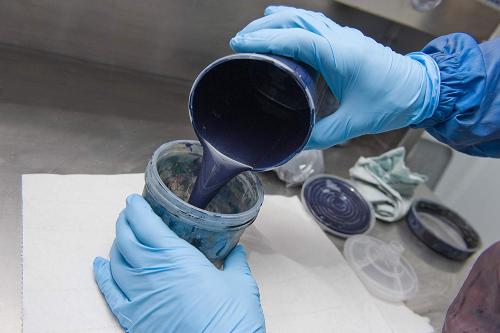 Чем разбавить краску эмаль. Чем лучше разбавить краску ПФ 115