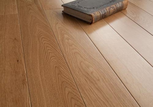 Чем красить дерево после шпаклевки. Рекомендации по нанесению выравнивающего слоя 12