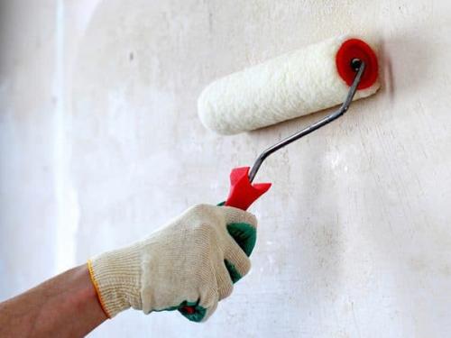 Шпаклевка гипсокартона под обои: как правильно зашпаклевать стыки и швы своими руками