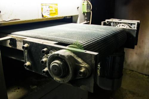 Чем шлифовать шпаклевку по дереву. Шпаклевка и грунтовка 05