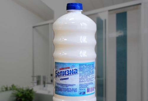 Как убрать пятна с побелки. Устранение желтизны на побеленном или покрашенном потолке