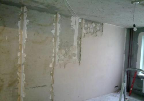 Как убрать ржавые пятна на стене. Почему на оштукатуренной стене появляются ржавые пятна