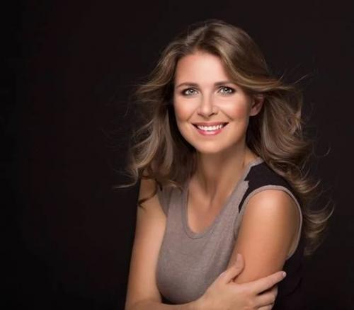 Какой цвет волос старит женщину. Правила выбора цвета волос после 40–50 лет для женщин