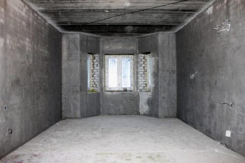 Можно ли красить не высохшую штукатурку. Чем грозит отделка стен с непросохшей штукатуркой