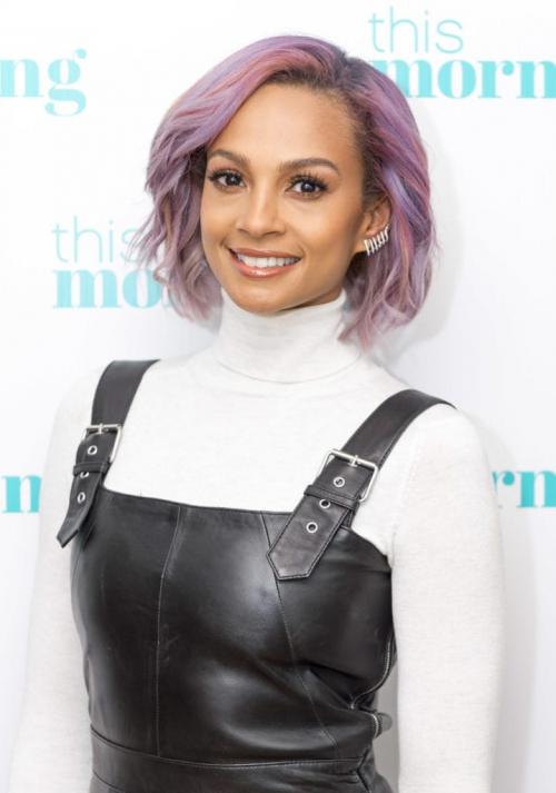 Как получить фиолетовый цвет волос. Фиолетовые волосы: галерея лавандовых, сиреневых и лиловых оттенков