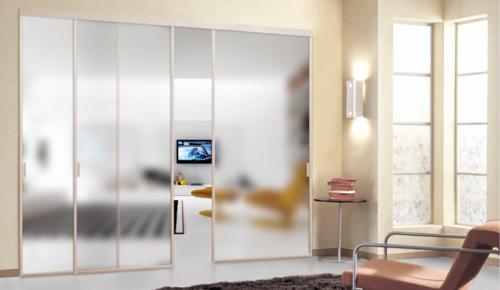 Как закрасить стекло в старой двери: интересные варианты