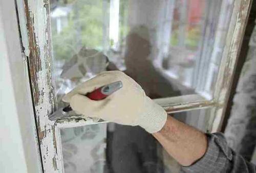 Как покрасить старые деревянные рамы на балконе. Подготовительные работы