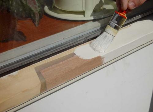 Как покрасить балконную раму снаружи. Как перекрасить старые деревянные рамы на балконе