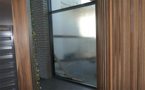 Чем защитить окна от краски. Особенности защиты пластиковых окон во время ремонта 13 Чем защитить окна от краски. Особенности защиты пластиковых окон во время ремонта 13