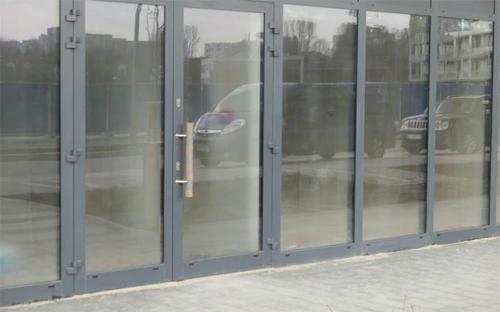 Чем защитить окна от краски. Особенности защиты пластиковых окон во время ремонта 15 Чем защитить окна от краски. Особенности защиты пластиковых окон во время ремонта 15