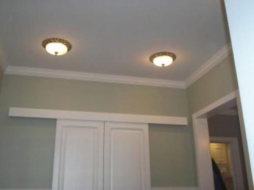 Как шпаклевать потолок под покраску. Что нужно иметь для работы 11