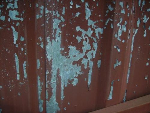 Почему отслаивается водоэмульсионная краска. Причины по которым отслаивается водоэмульсионка после покраски
