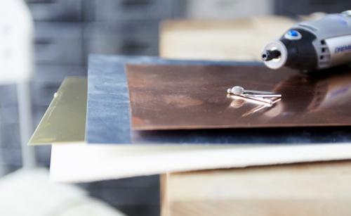 Гравировка на бокале своими руками. Как гравировать на стекле гравером?