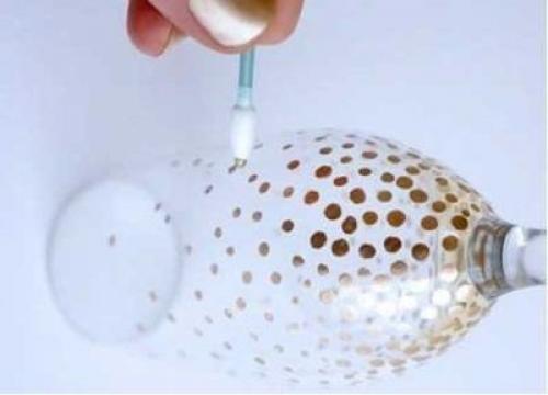 Роспись бокалов акриловыми красками. Ручная роспись бокалов на свадьбу по контуру, узорами, по трафаретам –, как сделать эксклюзивные аксессуары для молодоженов своими руками