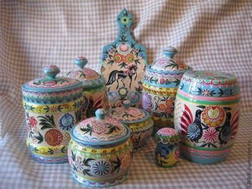 Акриловые краски для росписи по дереву. Роспись по дереву акриловыми красками: декоративная и народная техника для начинающих мастеров