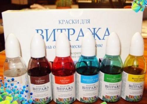Покрасить бутылку из баллончика. Чем красят бутылку шампанского на свадьбу – идеи