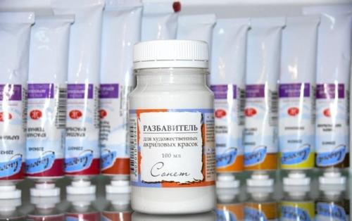 Чем закрепить акриловую краску на стене. Свойства и особенности акриловых красителей