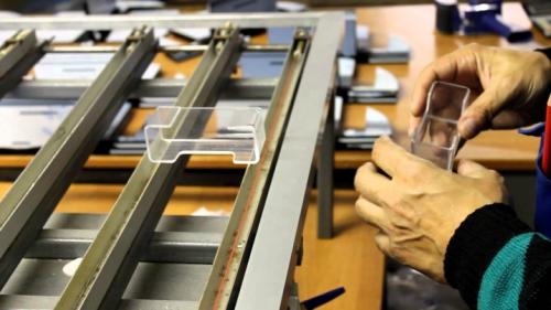 Изменить цвет органического стекла. Как окрасить оргстекло: материалы и способы 10