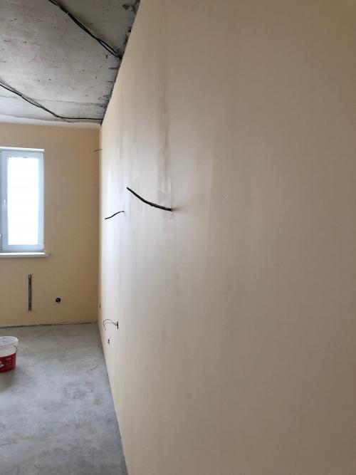 Пятна и разводы на потолке после покраски. Пятна и разводы после покраски потолка: возможные причины 04