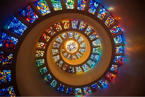 Чем рисовать на стекле, чтобы не смывалось. История росписи по стеклу