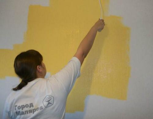 Краска для обоев цвета. Какие обои можно красить – список