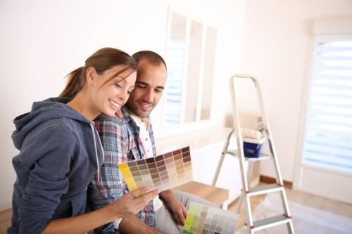 Как выбрать водоэмульсионную краску для потолка. Выбор водоэмульсионной краски 01