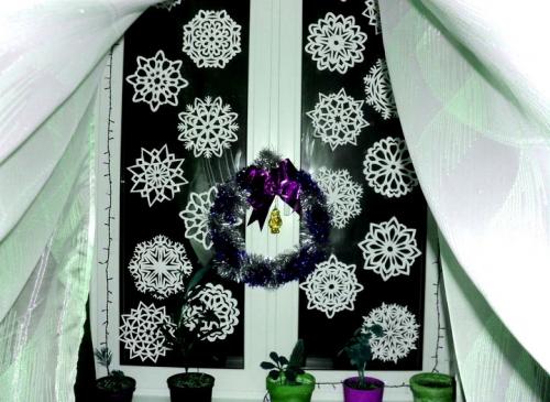 Лёгкие рисунки на окнах. Украшение окон к Новому году