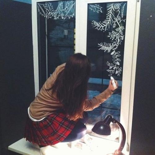 Какими красками можно рисовать на окне. Выбираем способ украшения окна