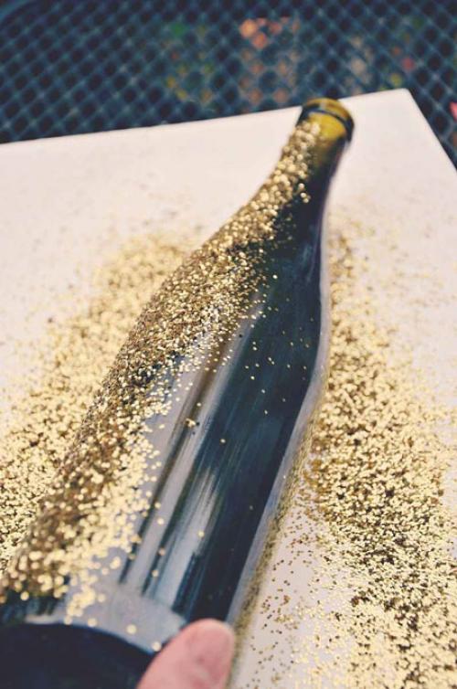 Как покрасить бутылку шампанского на Новый год. Как украсить шампанское на Новый год своими руками: 50 идей