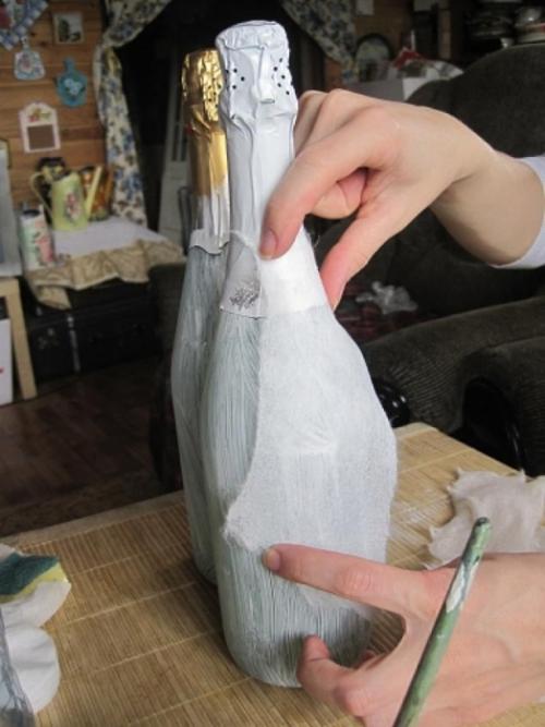 Украшение бутылок на свадьбу своими руками пошагово. Техники украшения свадебных бутылок своими руками, интересные идеи для новичков