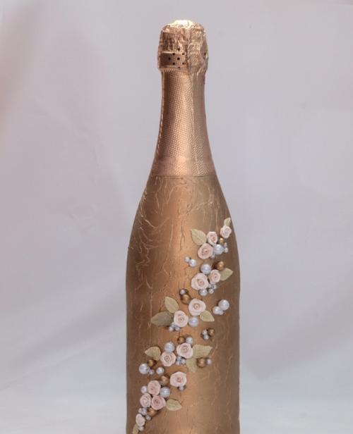 Украшение бутылок на свадьбу своими руками пошагово. Техники украшения свадебных бутылок своими руками, интересные идеи для новичков