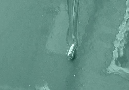 Как убрать подтёки краски с дерева. Как избежать подтеков во время окрашивания масляной краской?