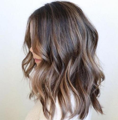 Шоколадный цвет волос 2022. Модный цвет волос 2022: актуальные тренды, техники окрашивания, фото 32