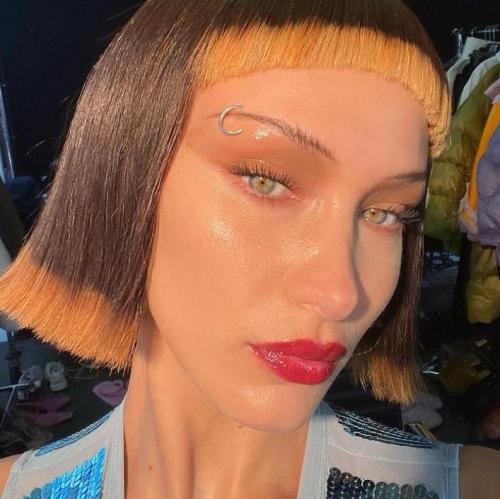 Шоколадный цвет волос 2022. Модный цвет волос 2022: актуальные тренды, техники окрашивания, фото 34