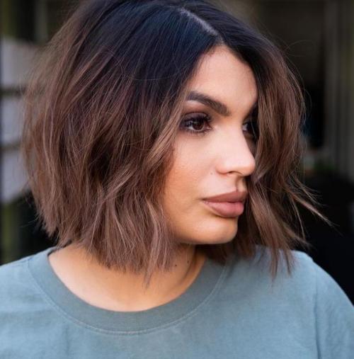 Шоколадный цвет волос 2022. Модный цвет волос 2022: актуальные тренды, техники окрашивания, фото 28