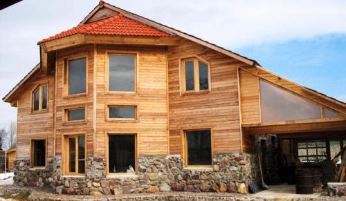 Чем покрасить деревянный дом обшитый вагонкой. Что нужно знать о покраске вагонки