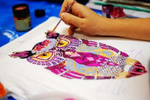 Что можно расписать акриловыми красками. Виды росписи акриловыми красками