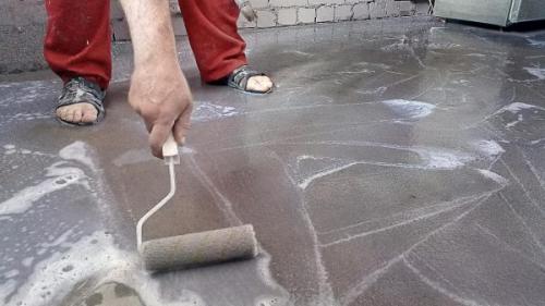 Какую краску нельзя использовать в жилых помещениях потолках стенах полах. Какую краску не рекомендуют использовать для работы с бетонным полом или стеной