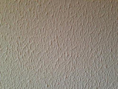 Какая краска скрывает дефекты шпаклевки. Какой вид краски лучше всего скрывает неровности стен