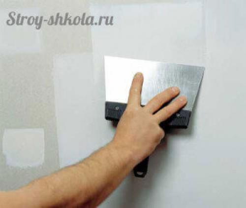 Зачем некоторые мастера добавляют шпаклевку в краску для стен. Можно ли шпаклевать по краске – рекомендации по ремонту
