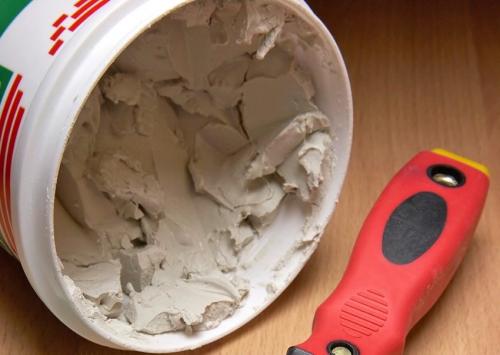 Шпатлевка по дереву для швов. Обзор лучшей шпатлевки по дереву: советы экспертов по выбору состава и консистенции материала